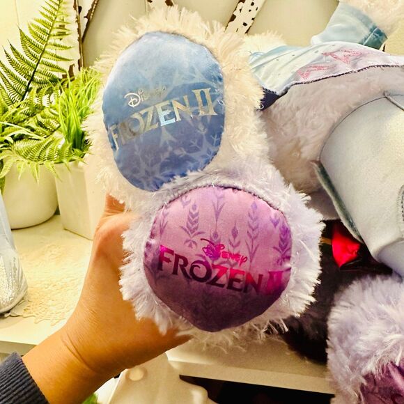 Build A Bear Elsa & Anna Frozen 2 Plush Bears With Clothes Bab - Picture 5 of 7